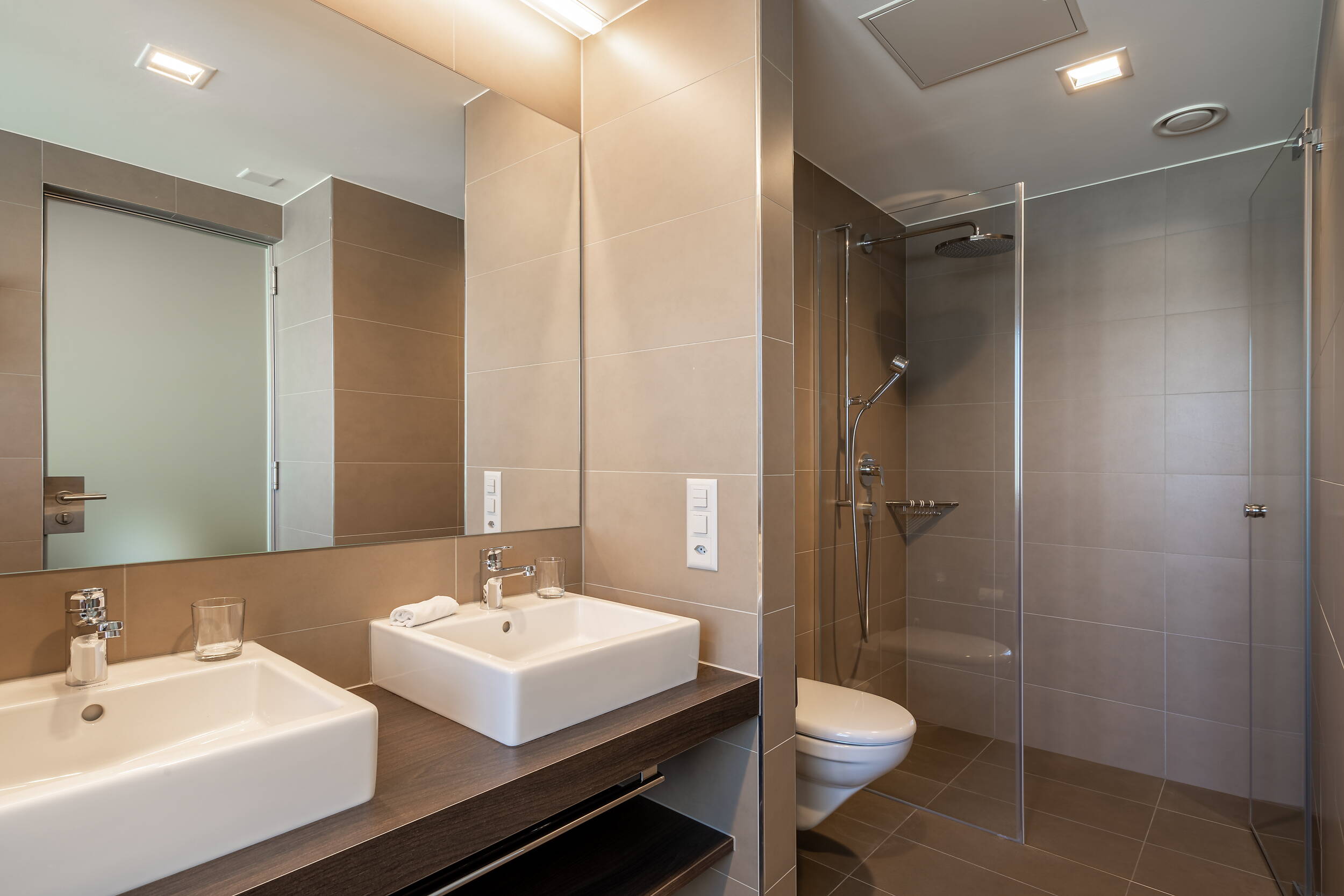Zoom: Bad im Doppelzimmer Premium Attika 