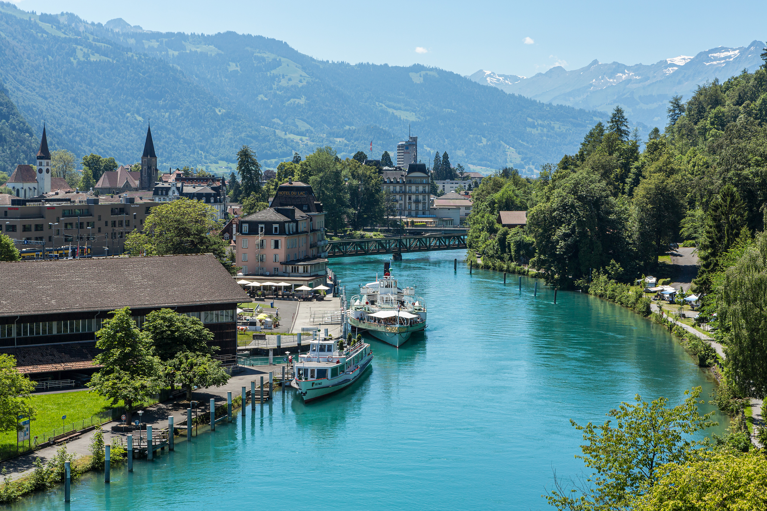 Schiffe an der Schifflände Interlaken Ost